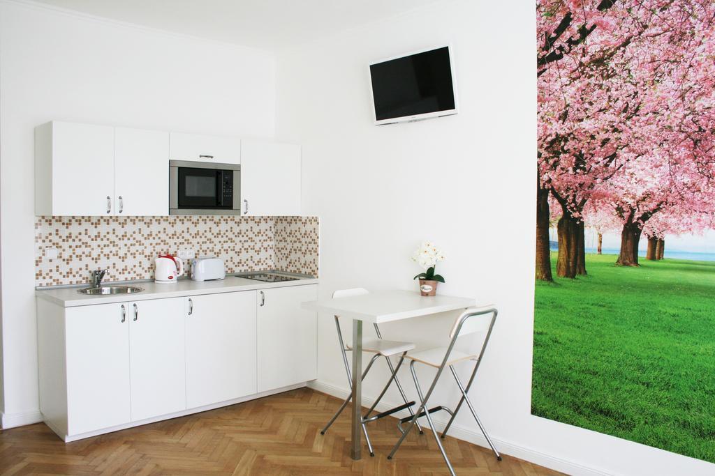 Apartment Lea Praga Esterno foto